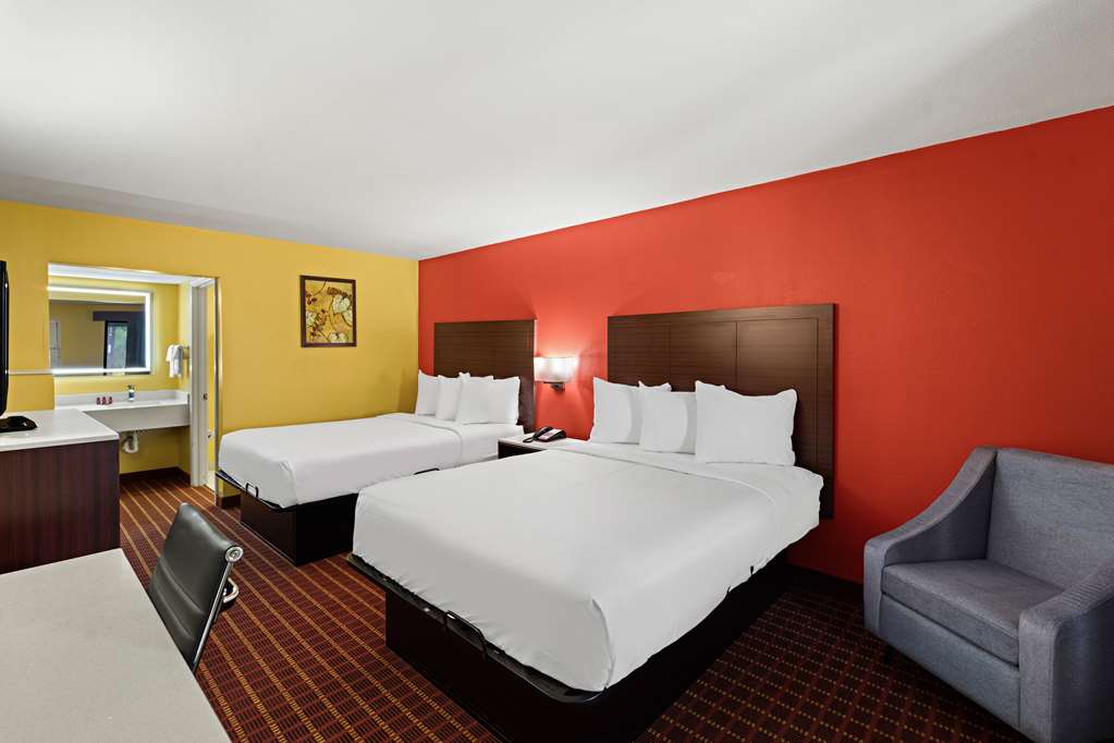 Double Queen Guestroom