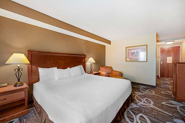 Images Best Western Plus Mid Nebraska Inn & Suites