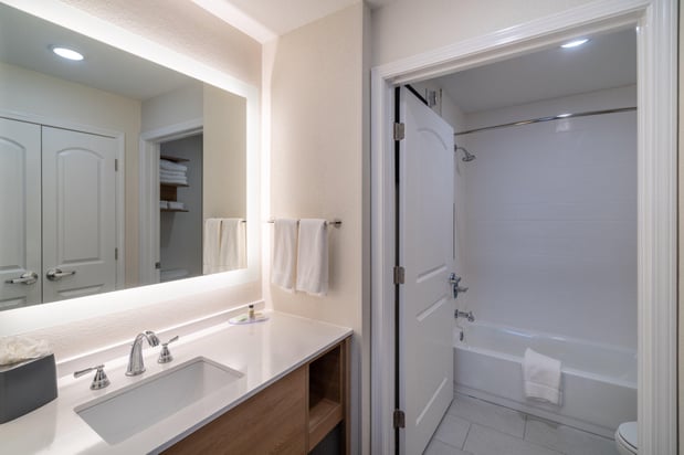 Images Staybridge Suites Flowood – NW Jackson by IHG
