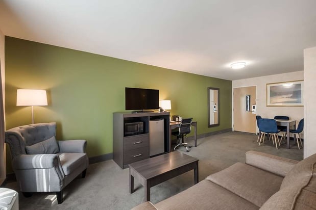Images SureStay Plus by Best Western SeaTac Airport