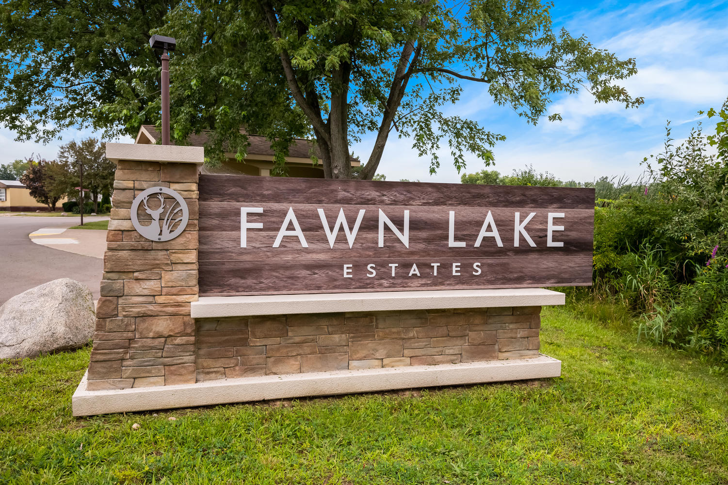 Fawn Lake Monument Sign