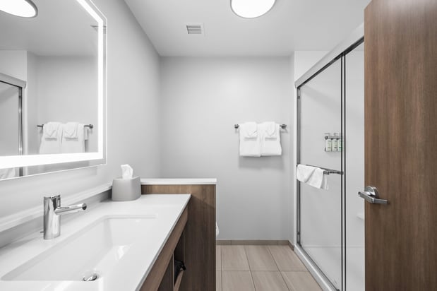 Images Holiday Inn Express & Suites Marinette by IHG