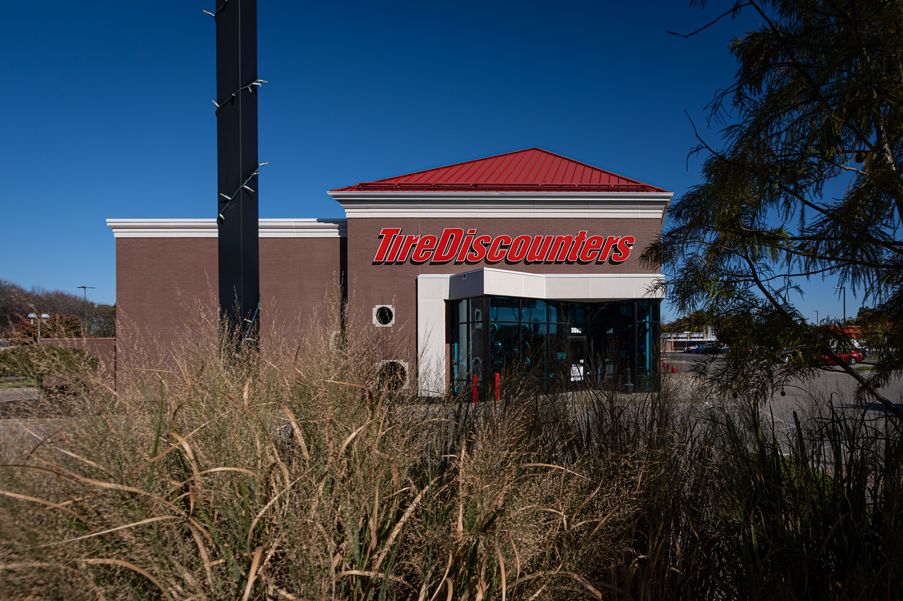 Tire Discounters Beechmont | Tires, Wheels, Services, Fluids, & more