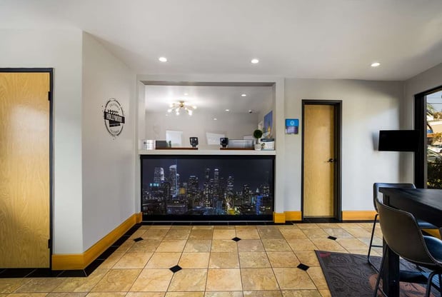 Images Sunset West Hotel, SureStay Collection by Best Western