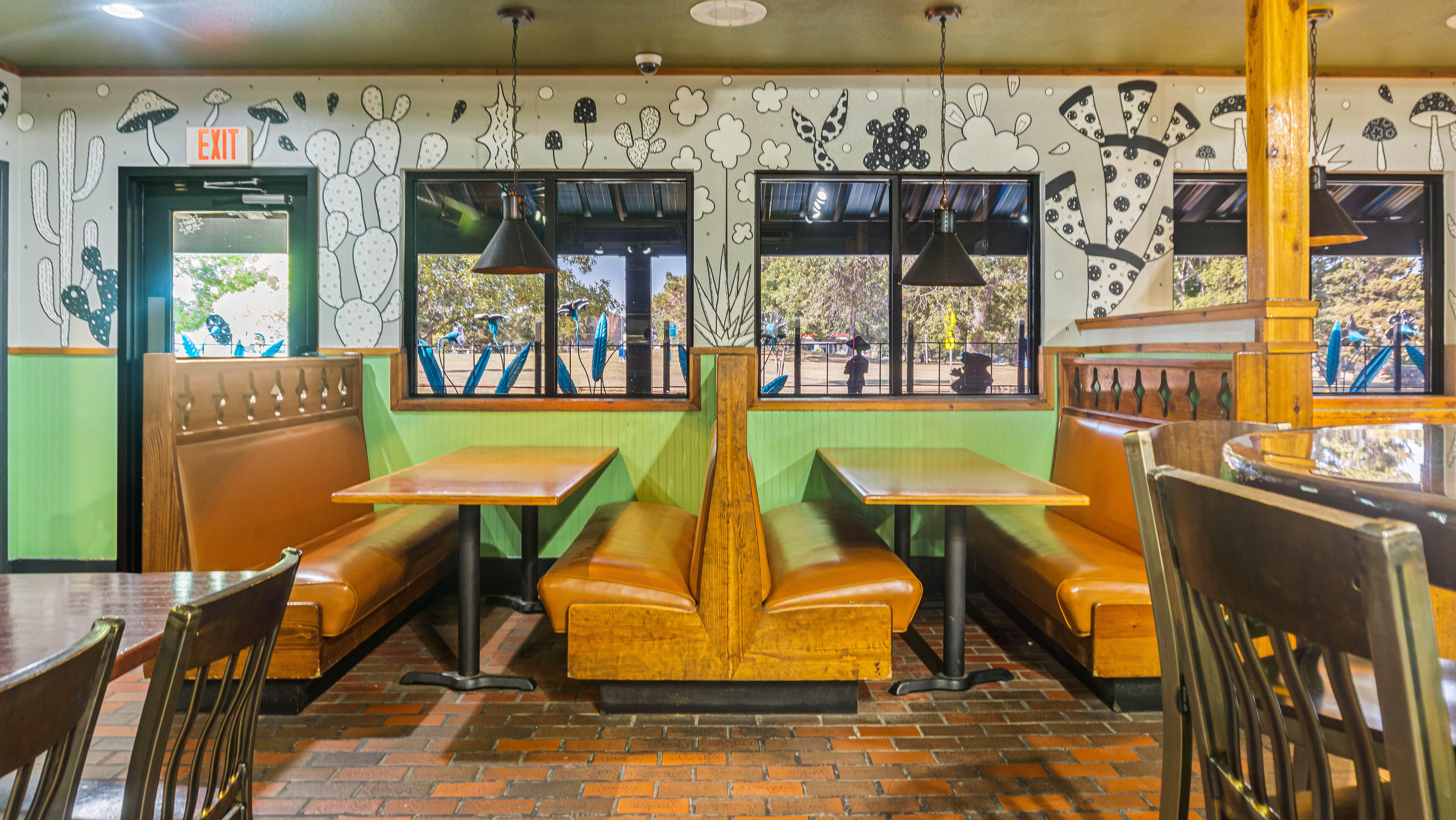 mellow mushroom  booths and wall mural