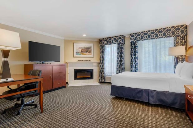 Images Best Western Plus Marina Shores Hotel