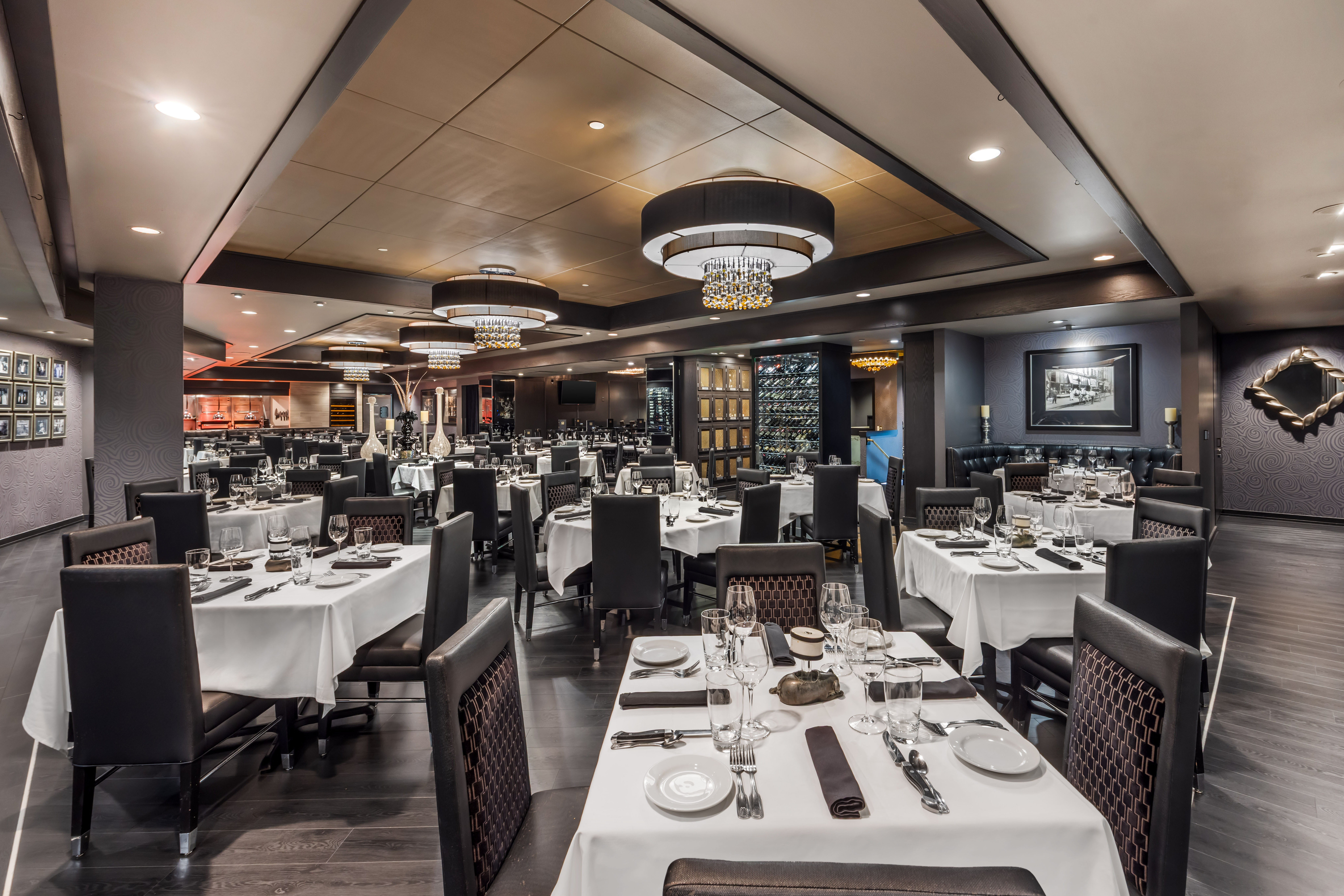 Morton's Portland Main Dining Room