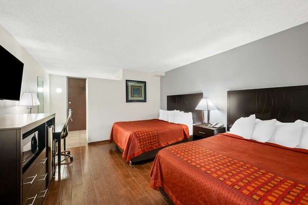 Images SureStay Plus by Best Western Lubbock Medical Center