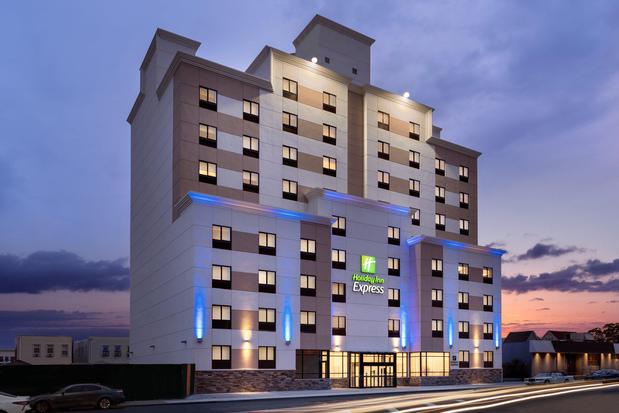 Images Holiday Inn Express Jamaica - Jfk Airtrain - Nyc by IHG