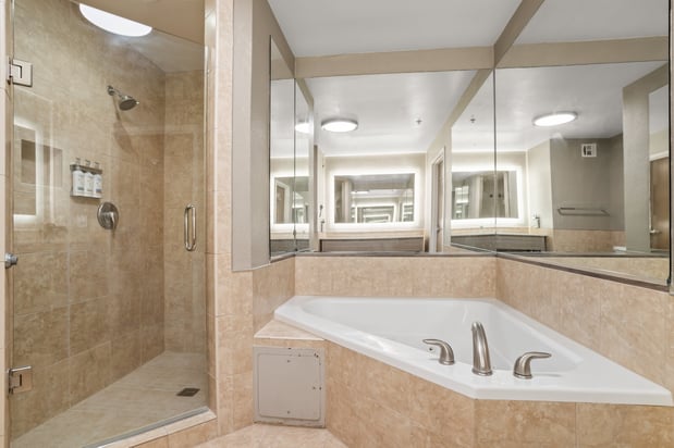 Images Holiday Inn Baton Rouge College Drive I-10 by IHG