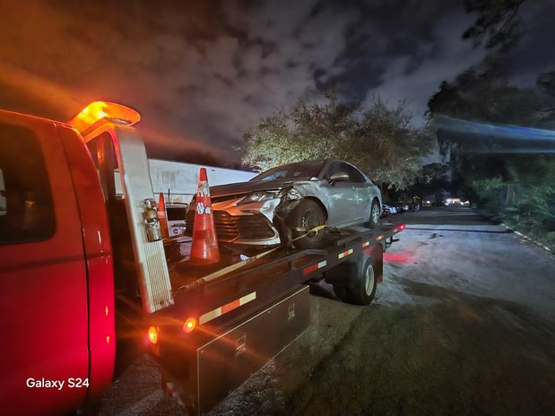 Images Supreme Towing Service