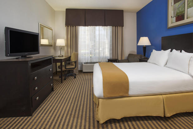 Images Holiday Inn Express & Suites Kalamazoo, an IHG Hotel