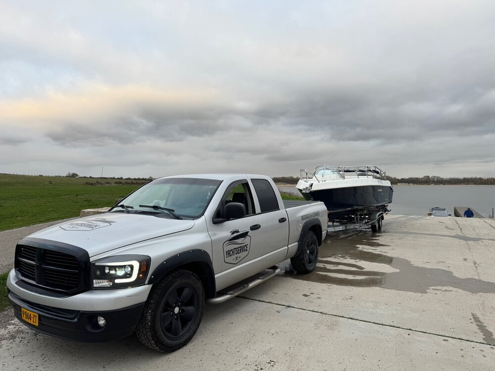 Foto's Yacht service Hellevoetsluis