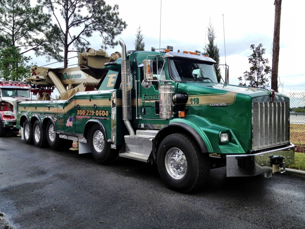 Emerald Towing Photo