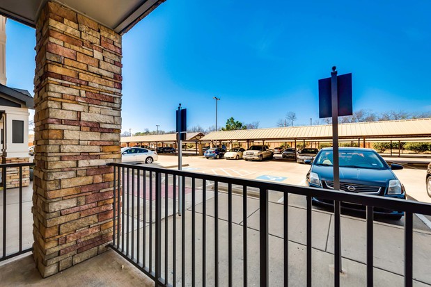 Images Maverick Place Apartments