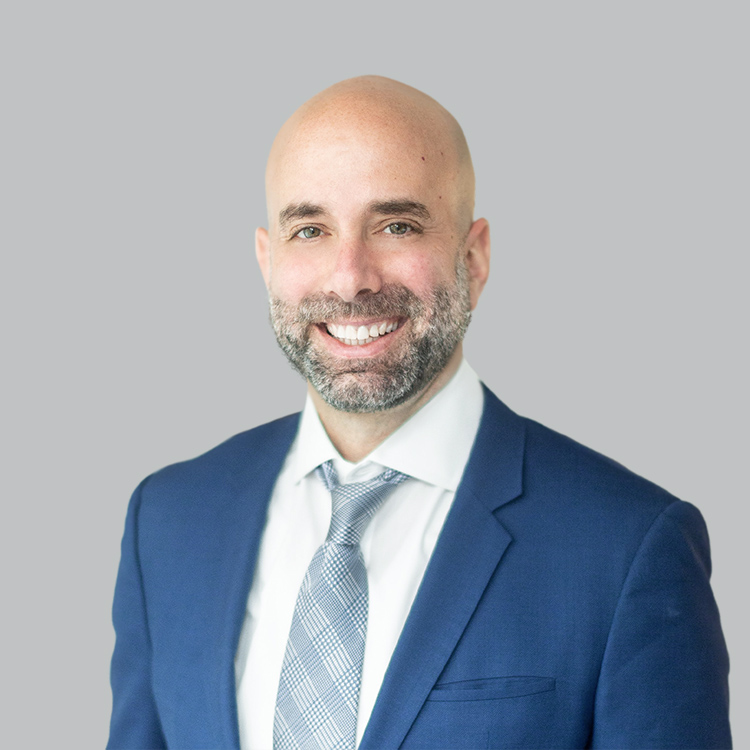 Headshot of Matan Frenkel, a wealth advisor at Chase