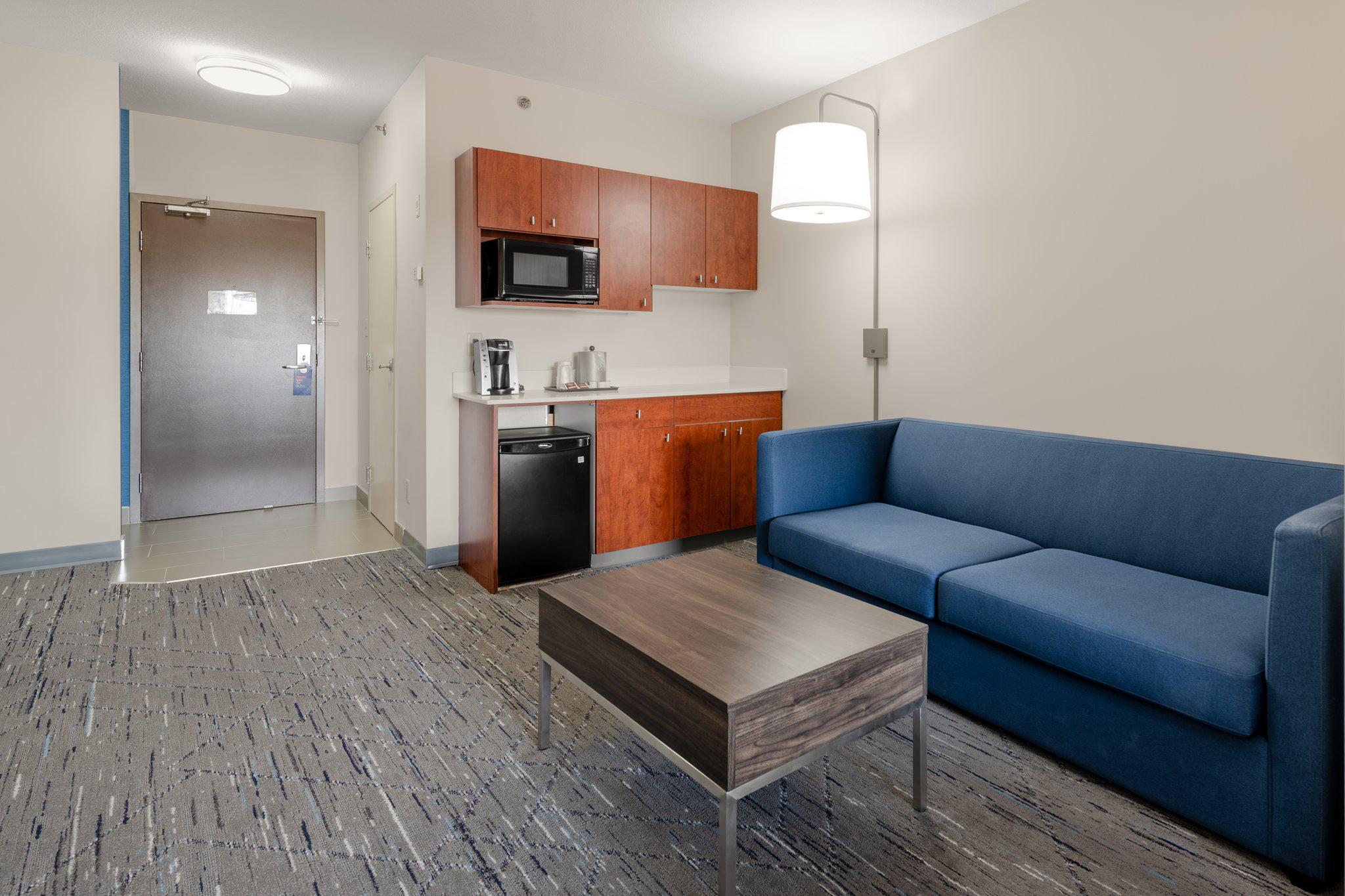 Images Holiday Inn Express & Suites Edmonton South, an IHG Hotel