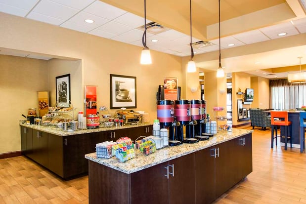 Images Hampton Inn & Suites Atlanta-Galleria