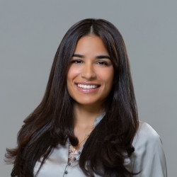 Images Roxxena Farid - TD Wealth Private Investment Advice