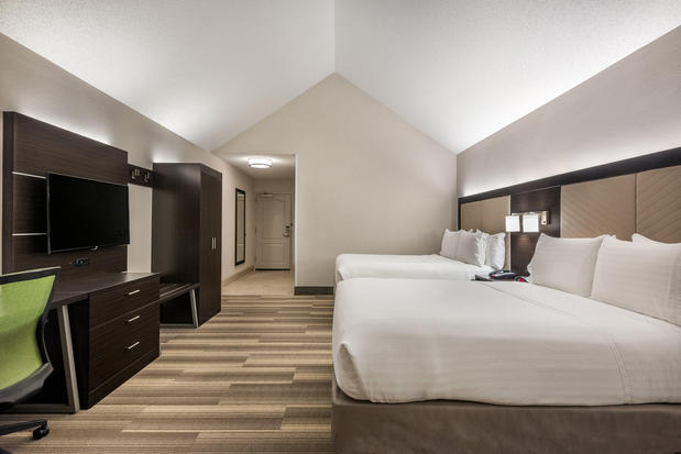 Images Holiday Inn Express & Suites Florence I-95 & I-20 Civic Ctr, an IHG Hotel