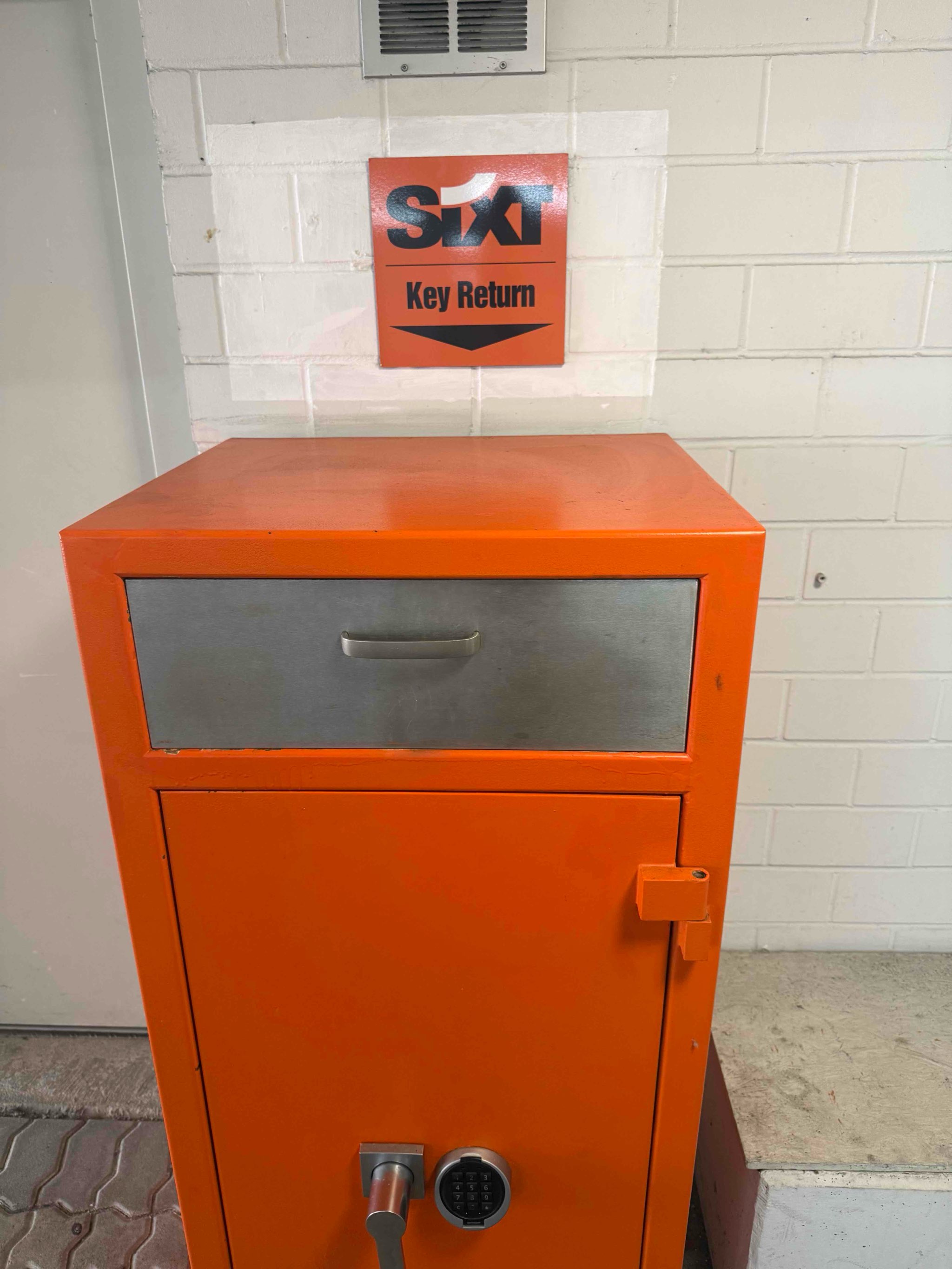 SIXT Autovermietung Ingolstadt Hauptbahnhof, Elisabethstr. 3 in Ingolstadt