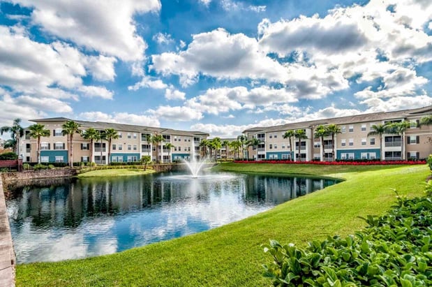 Images Halston Park Central