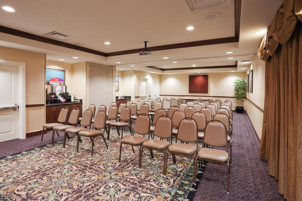 Images Staybridge Suites Lafayette-Airport by IHG