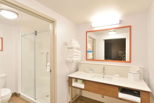 Images Hampton Inn & Suites Menomonie-UW Stout