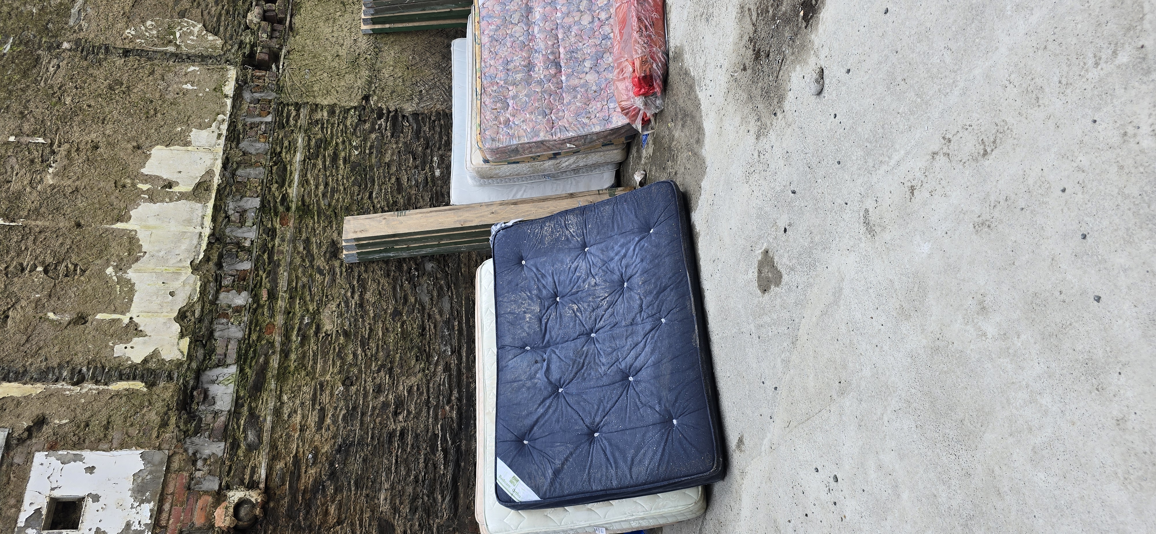 Residential Rubbish Removal, Commercial Waste Removal, Garden Waste Clearance, Construction & Renovation Waste Removal, Attic, Garage & Shed Clearance, Tree Removal & Green Waste Recycling