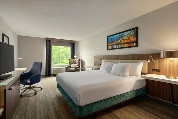 Images Hilton Garden Inn Cleveland Airport