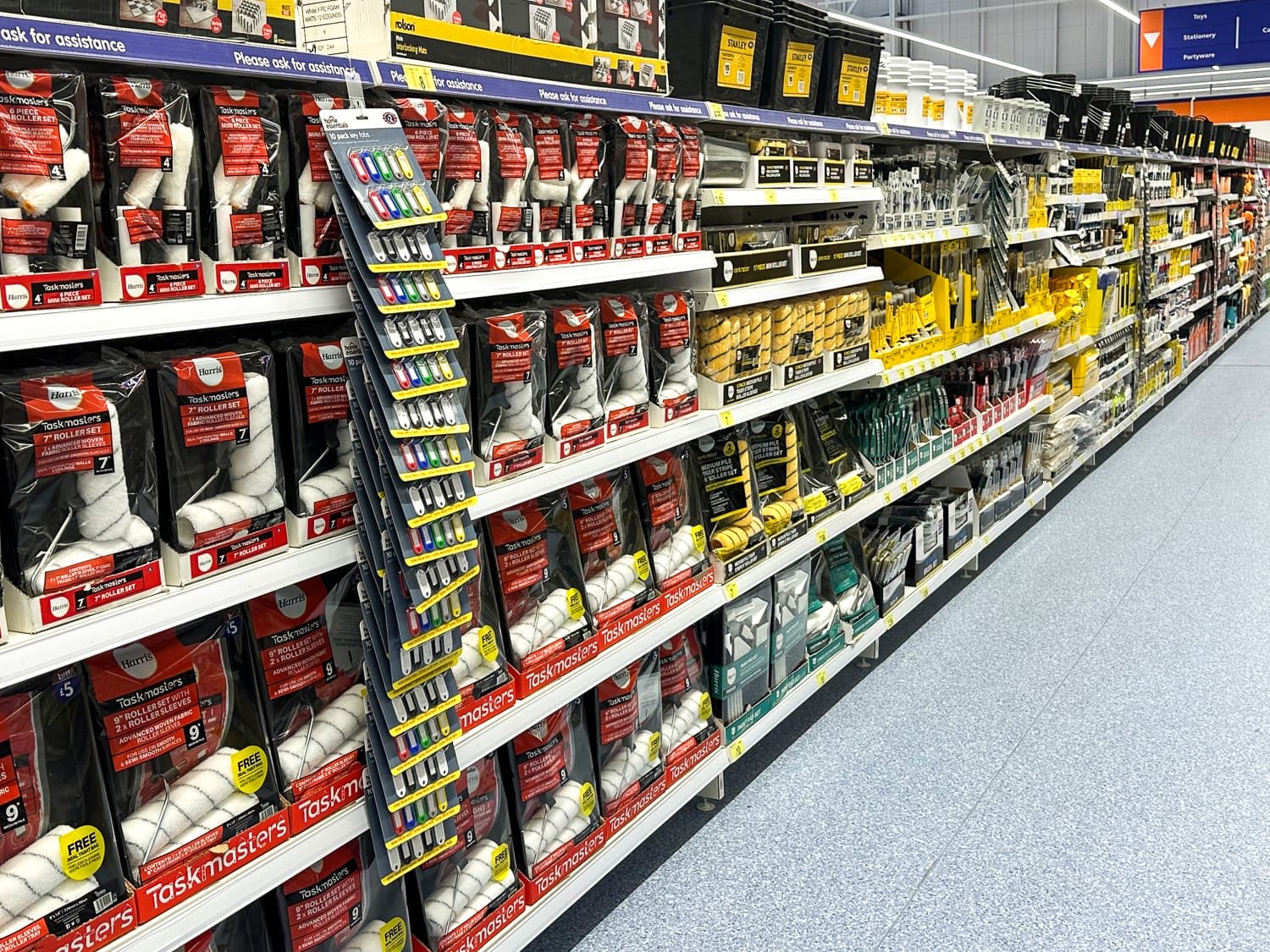 Images B&M Home Store with Garden Centre