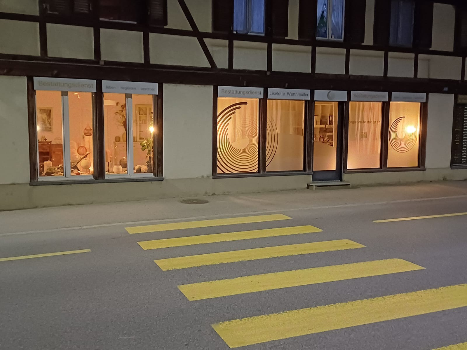 Bilder leben - begleiten - bestatten - Liselotte Werthmüller