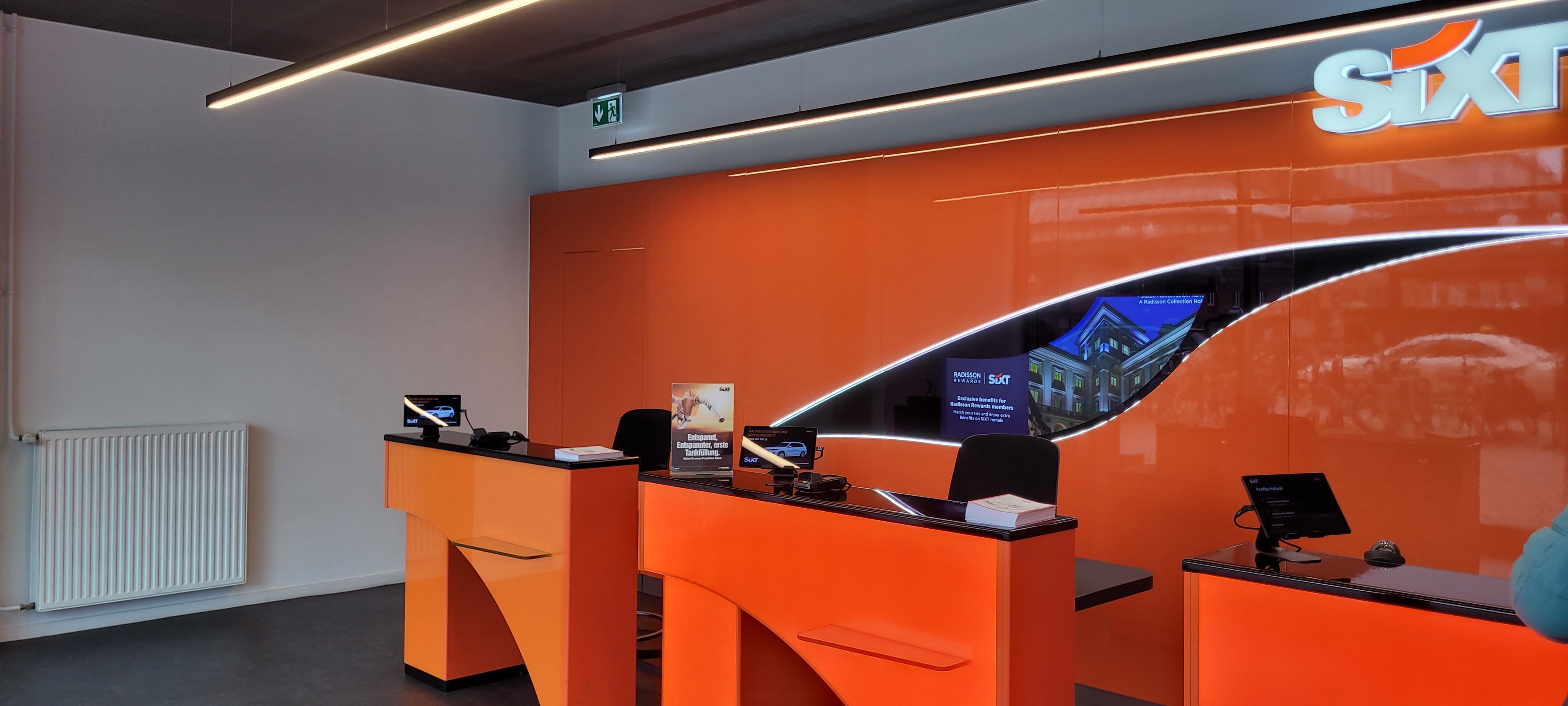 SIXT Autovermietung Hamburg Altona Bahnhof, Paul-Nevermann-Platz 15 in Hamburg