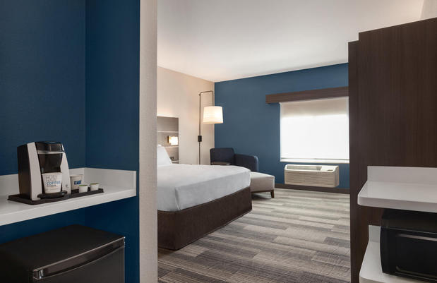 Images Holiday Inn Express & Suites Denver Airport by IHG