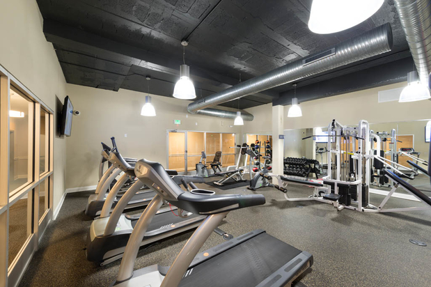 Images Harbor Hill Apartments