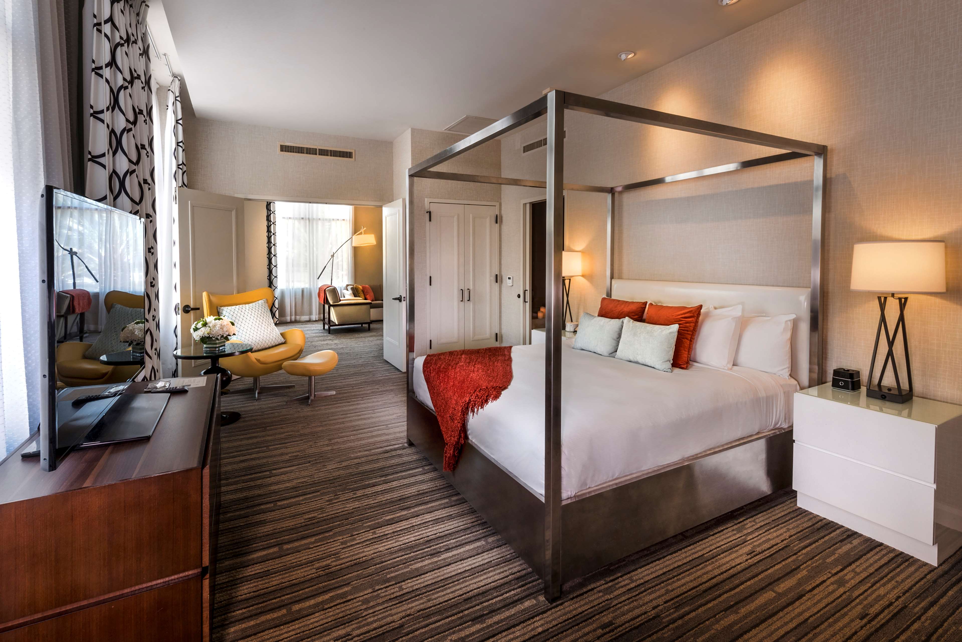Guest room