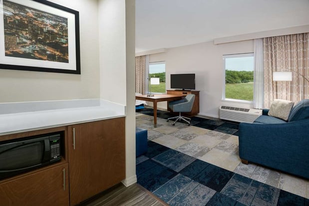 Images Hampton Inn & Suites San Antonio Brooks City Base
