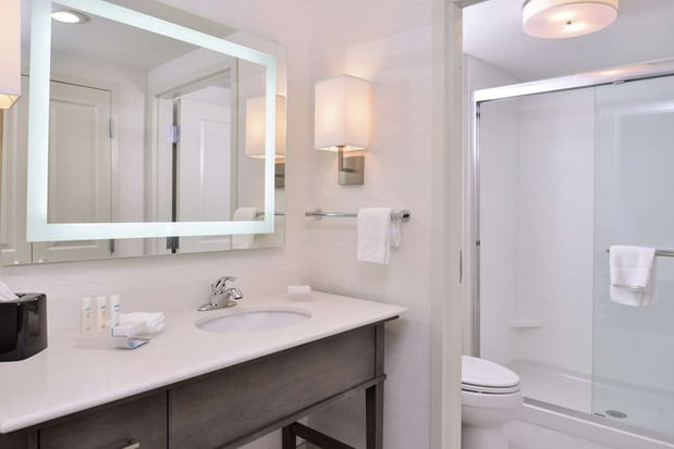 Images Homewood Suites by Hilton Des Moines Airport