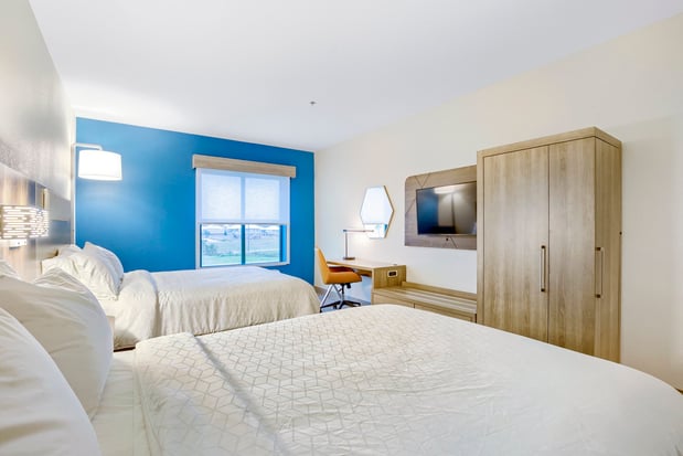 Images Holiday Inn Express Gulfport Beach by IHG