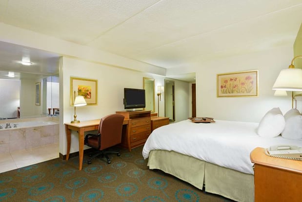 Images Hampton Inn Mt. Vernon