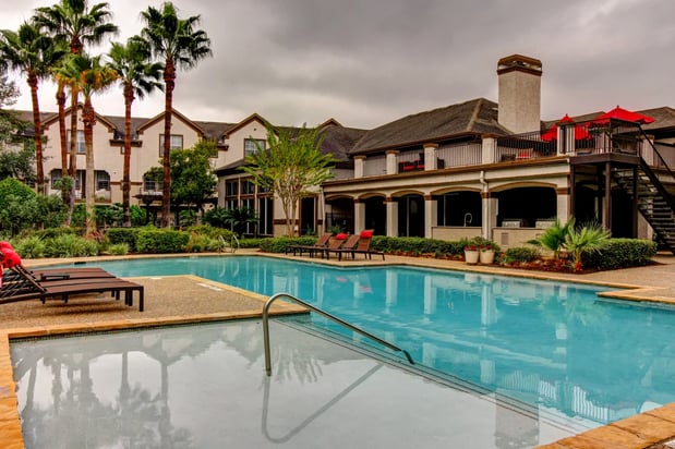 Images Stone Creek at Old Farm Apartments