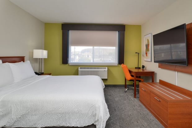 Images Holiday Inn Express & Suites Farmington (Bloomfield) by IHG