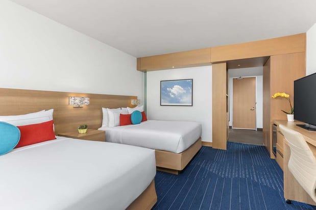 Images The Art Hotel Denver, Curio Collection by Hilton