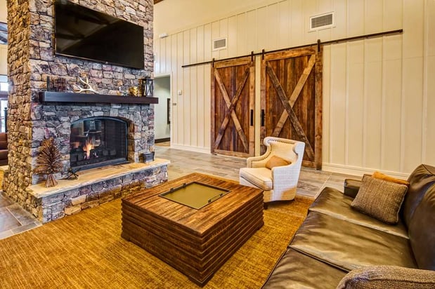 Images Black Fox Lodge Pigeon Forge, Tapestry Collection by Hilton