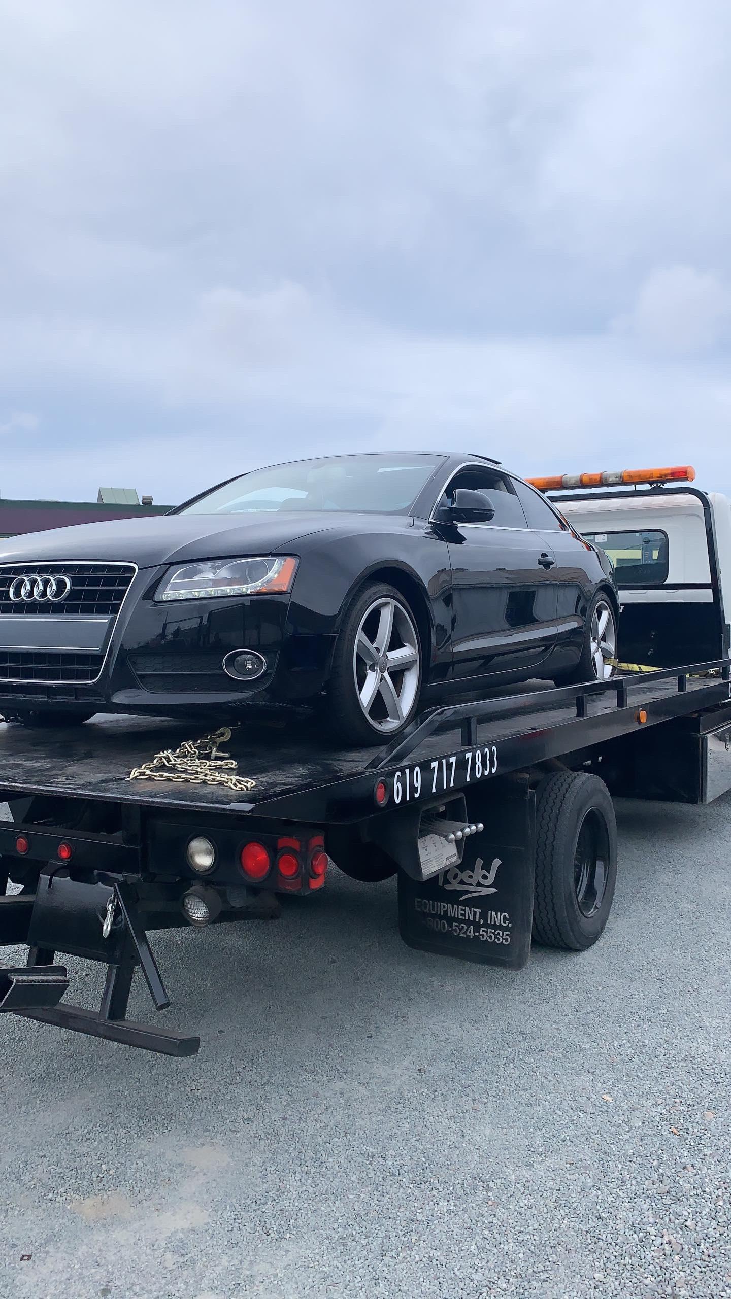 Cali Kings Towing | San Diego, CA | Accident Recovery | Emergency Roadside Assistance | Flatbed Towing