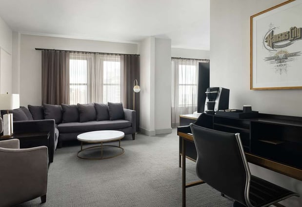 Images Hotel Phillips Kansas City, Curio Collection by Hilton