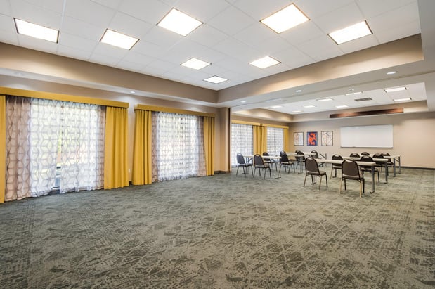 Images Holiday Inn Express & Suites Lexington by IHG