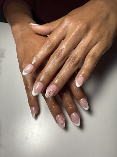 Images StarLuxe Nails & Spa Lounge