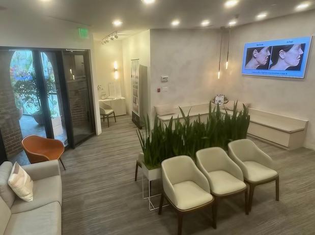 Images Moy, Fincher, Chipps Facial Plastics & Dermatology - Beverly Hills
