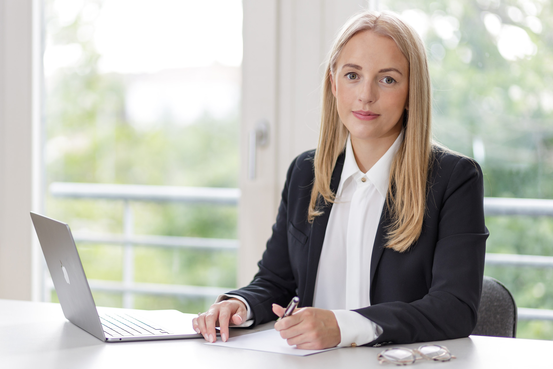 Bilder Marie Biermann Rechtsanwältin
